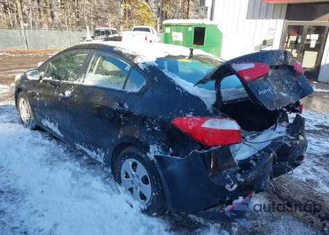2015 Kia Forte Lx z USA, uszkodzony, nr VIN KNAFK4A68F5256975